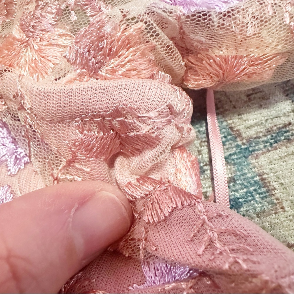 NWT Lane Bryant Pink floral embroidered lace cold shoulder top size 18 - Picture 5 of 9